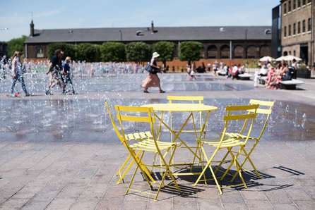 https://productionflexioffices.s3.eu-west-1.amazonaws.com/uploads/area_guide_slide/image/105/thumb_Kings-Cross_General_Granary_Square_Fountain.jpg