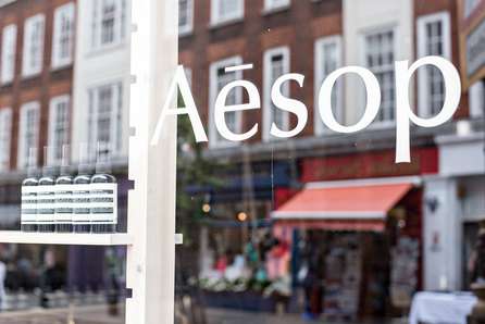 https://productionflexioffices.s3.eu-west-1.amazonaws.com/uploads/area_guide_slide/image/181/thumb_Marylebone_Shopping_Aesop.jpg