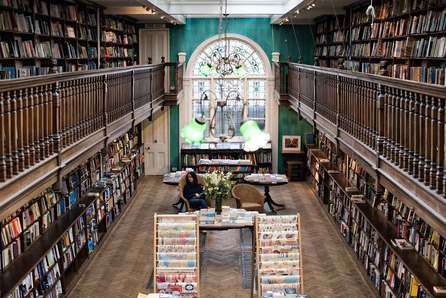 https://productionflexioffices.s3.eu-west-1.amazonaws.com/uploads/area_guide_slide/image/185/thumb_Marylebone_HiddenGems_Daunt-Books.jpg