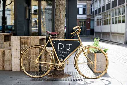 https://productionflexioffices.s3.eu-west-1.amazonaws.com/uploads/area_guide_slide/image/47/thumb_Clerkenwell_General_DJ_Bike.jpg