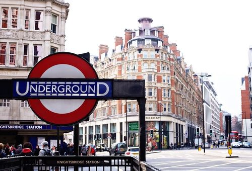 Knightsbridge Area Guide